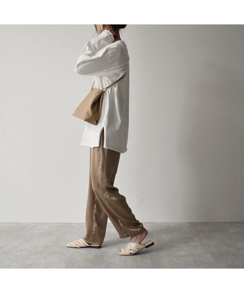 Lavish Gate（ラヴィッシュゲート）の「nh-tops-02145　カットオフ スリット ロングＴシャツ　ホワイト（Tシャツ/カットソー・レディース・その他）」の4枚目の写真