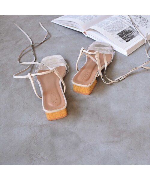 Lavish Gate（ラヴィッシュゲート）の「shoes-02093　エコスエード レースアップ クリア サンダル　ブラック　エクリュ　マスタード（サンダル・レディース・その他）」の14枚目の写真