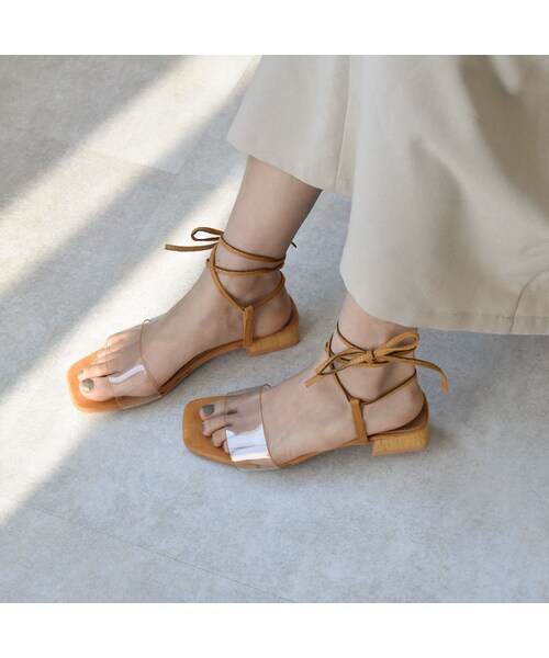 Lavish Gate（ラヴィッシュゲート）の「shoes-02093　エコスエード レースアップ クリア サンダル　ブラック　エクリュ　マスタード（サンダル・レディース・その他）」の2枚目の写真