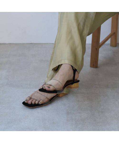 Lavish Gate（ラヴィッシュゲート）の「shoes-02093　エコスエード レースアップ クリア サンダル　ブラック　エクリュ　マスタード（サンダル・レディース・その他）」の7枚目の写真