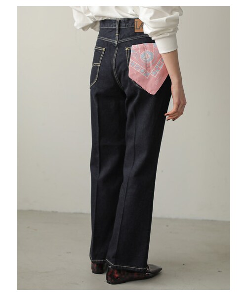 earth music&ecology（アースミュージックアンドエコロジー）の「Lee×earthフレアパンツ（パンツ・ライトインディゴ/ダークインディゴ・S/M/L）」の4枚目の写真