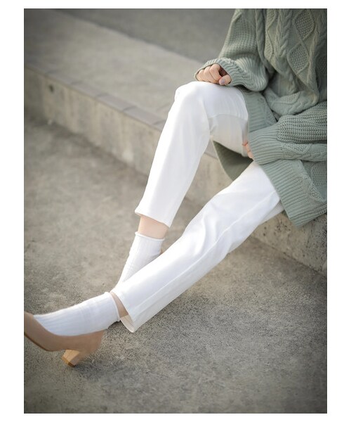 earth music&ecology（アースミュージックアンドエコロジー）の「スキスキスキニー(カラー)（パンツ・オフホワイト/ブラック・S/M/L）」の14枚目の写真