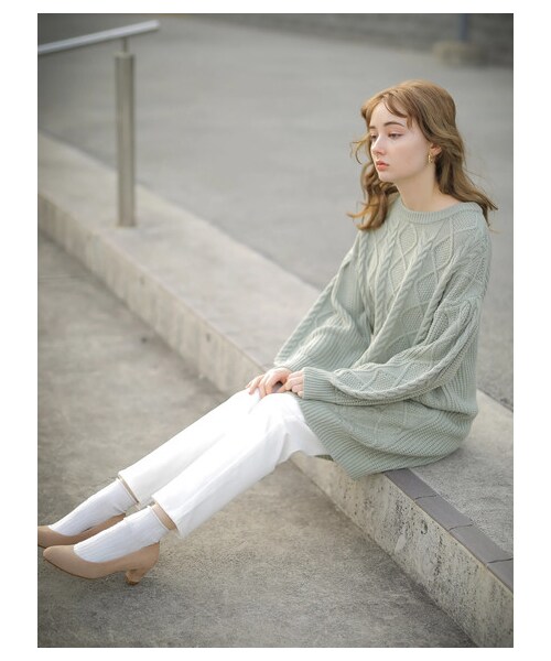 earth music&ecology（アースミュージックアンドエコロジー）の「スキスキスキニー(カラー)（パンツ・オフホワイト/ブラック・S/M/L）」の3枚目の写真