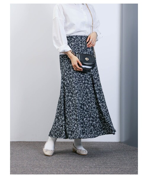 earth music&ecology（アースミュージックアンドエコロジー）の「綺麗フレアスカート(パターン)（スカート・ブラック/ピンク/ドット/フラワーブラック/フラワー/ドットブラック・F）」の15枚目の写真
