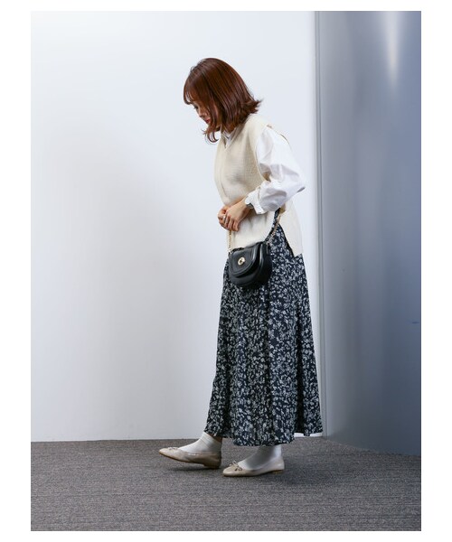 earth music&ecology（アースミュージックアンドエコロジー）の「綺麗フレアスカート(パターン)（スカート・ブラック/ピンク/ドット/フラワーブラック/フラワー/ドットブラック・F）」の16枚目の写真