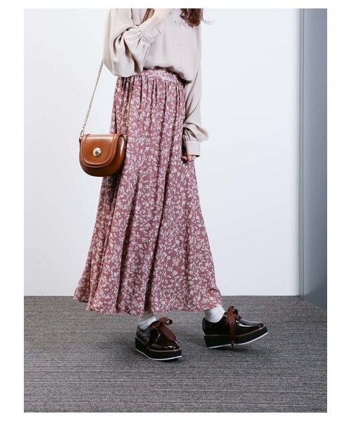 earth music&ecology（アースミュージックアンドエコロジー）の「綺麗フレアスカート(パターン)（スカート・ブラック/ピンク/ドット/フラワーブラック/フラワー/ドットブラック・F）」の12枚目の写真