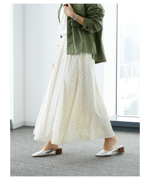 earth music&ecology（アースミュージックアンドエコロジー）の「綺麗フレアスカート(パターン)（スカート・ブラック/ピンク/ドット/フラワーブラック/フラワー/ドットブラック・F）」の3枚目の写真