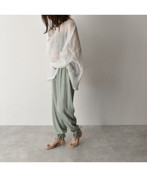 Lavish Gate（ラヴィッシュゲート）の「nh-bottoms-02057　ルーズワイドイージーサテンパンツ　ミントグリーン（その他パンツ・レディース・その他）」の3枚目の写真