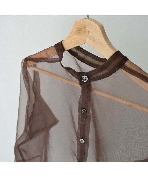 Lavish Gate（ラヴィッシュゲート）の「tops-04026　日本製　オーガンジー　シアーシャツ　ブラウン（シャツ/ブラウス・レディース・その他）」の14枚目の写真