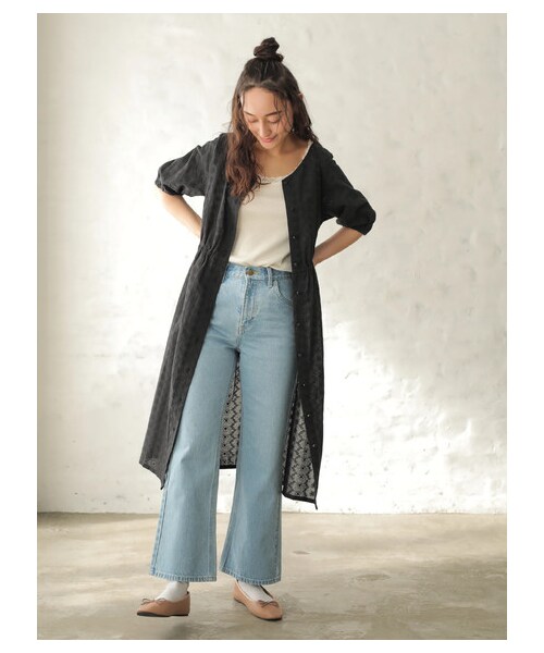 E hyphen world gallery（イーハイフンワールドギャラリー）の「【先行予約】Lee フレアパンツ（パンツ・ライトインディゴ/ミディアムインディゴ・S/M）」の7枚目の写真