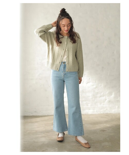 E hyphen world gallery（イーハイフンワールドギャラリー）の「【先行予約】Lee フレアパンツ（パンツ・ライトインディゴ/ミディアムインディゴ・S/M）」の3枚目の写真