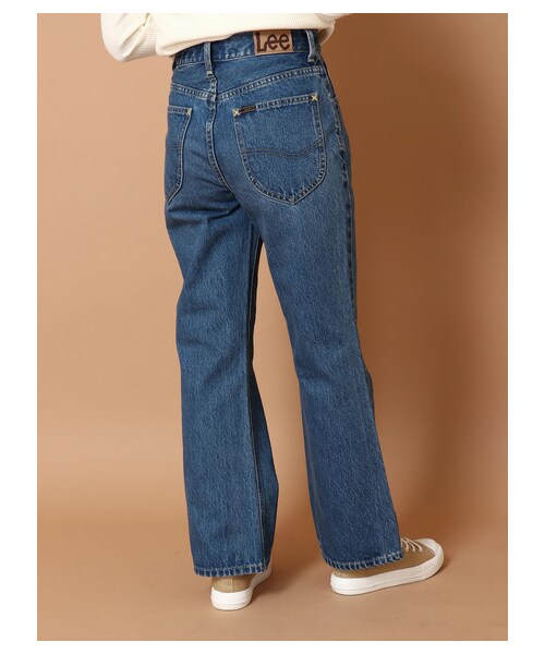 E hyphen world gallery（イーハイフンワールドギャラリー）の「【先行予約】Lee フレアパンツ（パンツ・ライトインディゴ/ミディアムインディゴ・S/M）」の16枚目の写真