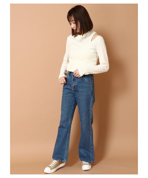 E hyphen world gallery（イーハイフンワールドギャラリー）の「【先行予約】Lee フレアパンツ（パンツ・ライトインディゴ/ミディアムインディゴ・S/M）」の14枚目の写真