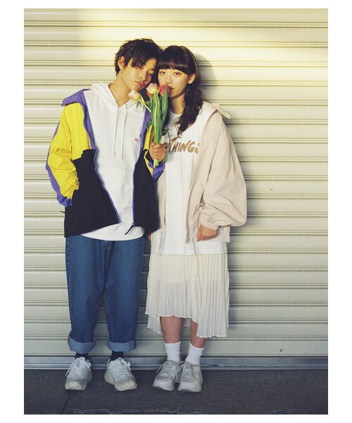 E hyphen world gallery（イーハイフンワールドギャラリー）の「【先行予約】Ehwg×WILD THINGS別注Tシャツ（トップス・オフホワイト/チャコールグレー/カーキ/ラベンダー・F）」の2枚目の写真