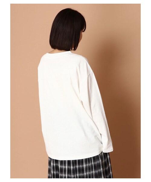 E hyphen world gallery（イーハイフンワールドギャラリー）の「【先行予約】スラブ天竺刺繍ロンT（トップス・オレンジ/グリーン/ブルー/パープル・F）」の16枚目の写真