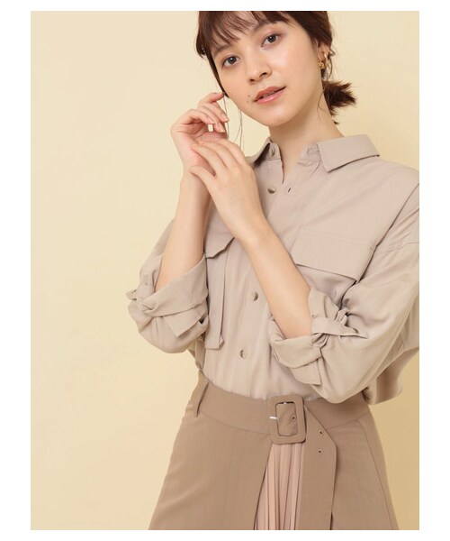 YECCA VECCA(イェッカヴェッカ)の「ベルト付きミリタリーBIGシャツ(トップス・ベージュ/カーキ・F)」の21枚目の写真