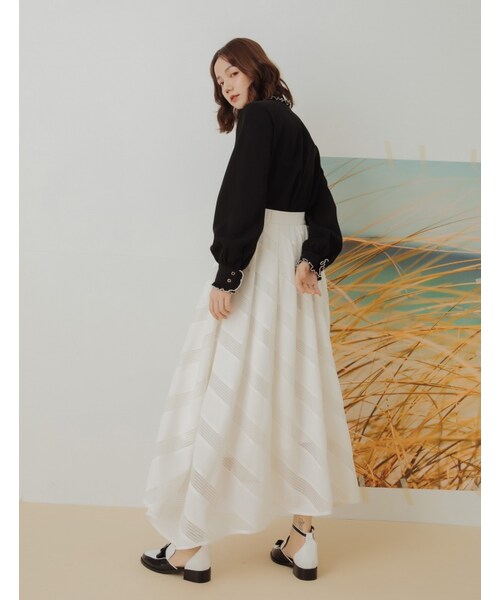 Marjorie（マージョリー）の「蝶的舞動，山型剪裁透視感斜紋裙（トップス・レディース・白・S/M）」の6枚目の写真