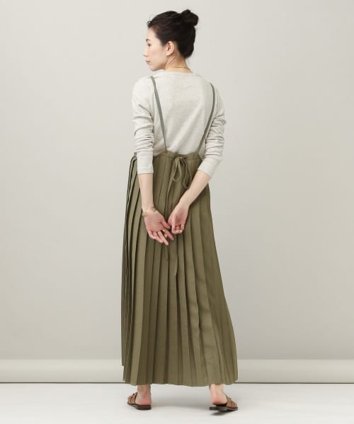 Curensology（カレンソロジー）の「リネンライクプリーツ