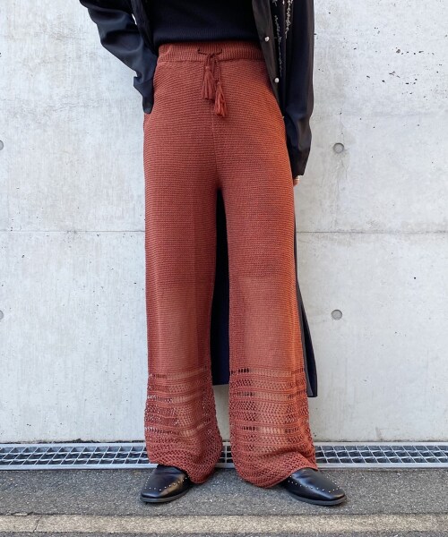 PAGEBOY（ページボーイ）の「レースアミニットパンツ（パンツ・ブラック/テラコッタ）」の2枚目の写真