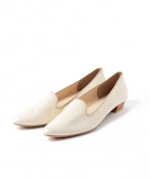 mysty woman(ミスティウーマン)の「カタオシローヒールパンプス(シューズ・オフホワイト/ブラック/パイソン)」の1枚目の写真