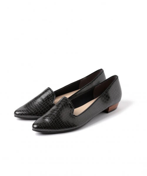 mysty woman(ミスティウーマン)の「カタオシローヒールパンプス(シューズ・オフホワイト/ブラック/パイソン)」の2枚目の写真