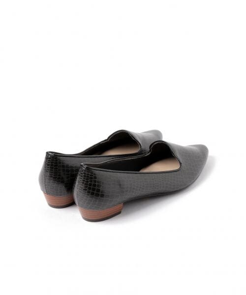 mysty woman(ミスティウーマン)の「カタオシローヒールパンプス(シューズ・オフホワイト/ブラック/パイソン)」の4枚目の写真