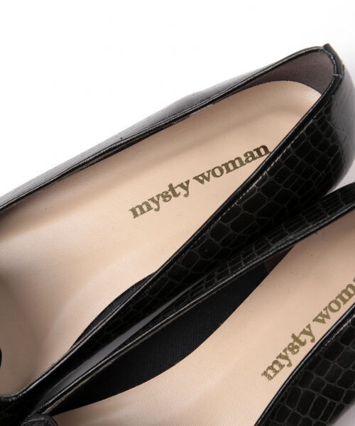 mysty woman(ミスティウーマン)の「カタオシローヒールパンプス(シューズ・オフホワイト/ブラック/パイソン)」の9枚目の写真