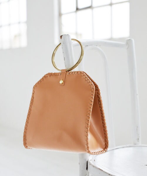 mysty woman（ミスティウーマン）の「リングハンドルBAG（バッグ・ブラック/キャメル）」の2枚目の写真