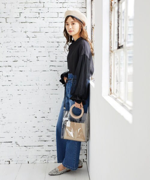 mysty woman（ミスティウーマン）の「型押しハンドルＰＶＣバッグ（バッグ・クリア×モカ/ブラック×アイボリー）」の4枚目の写真