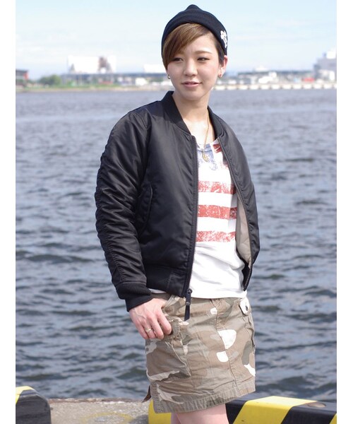 AVIREX(アヴィレックス)の「LADIES MA-1 LIGHT ZONE(ジャケット/アウター・レディース・BLACK/NAVY/YELLOW/SAGE・S/M)」の1枚目の写真