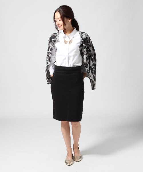 GLOBAL WORK(グローバルワーク)の「カットペンシルスカート14FW(スカート・レディース・ブラック09/ワインレッド38/ネイビー×グリーンボーダー88・S/M/L)」の4枚目の写真