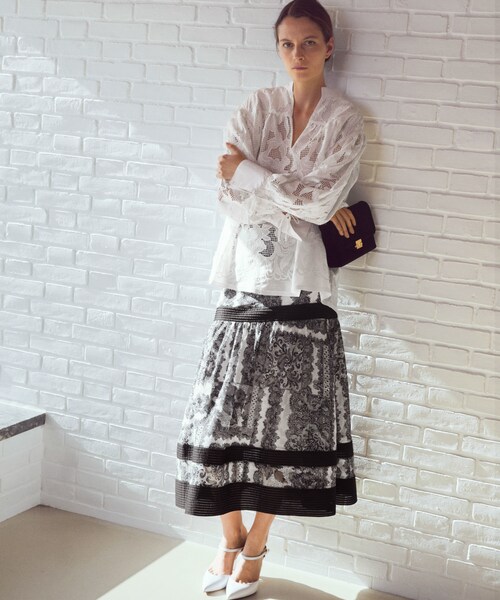 ★BY MALENE BIRGER バイマレーネビルガー★花柄 シルクパンツ バイ マレーネ ビルガーの最新コレクションは、個性が際立つ現代