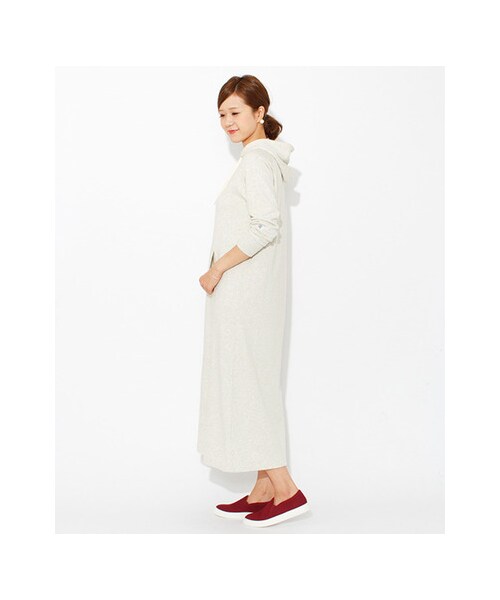 URBAN RESEARCH DOORS(アーバンリサーチドアーズ)の「Champion×DOORS フーデッドスウェットマキシワンピース(ワンピース/ドレス・レディース・GREY/OATMEAL・M)」の4枚目の写真