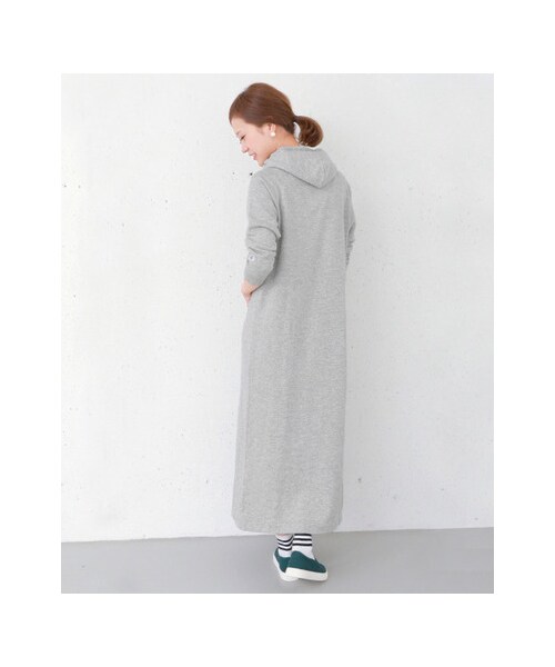 URBAN RESEARCH DOORS(アーバンリサーチドアーズ)の「Champion×DOORS フーデッドスウェットマキシワンピース(ワンピース/ドレス・レディース・GREY/OATMEAL・M)」の7枚目の写真