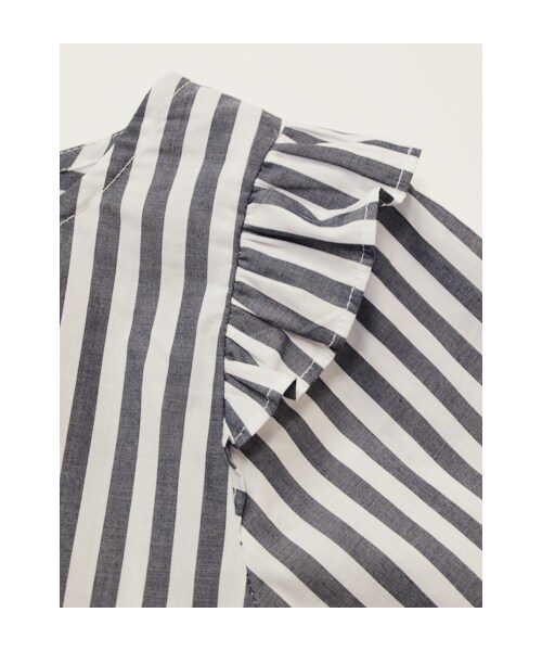 w closet(ダブルクローゼット)の「先染めストライプ袖フリルプルオーバー(トップス・レディース・オフホワイト×ブルー/オフホワイト×ブラック・FREE)」の6枚目の写真