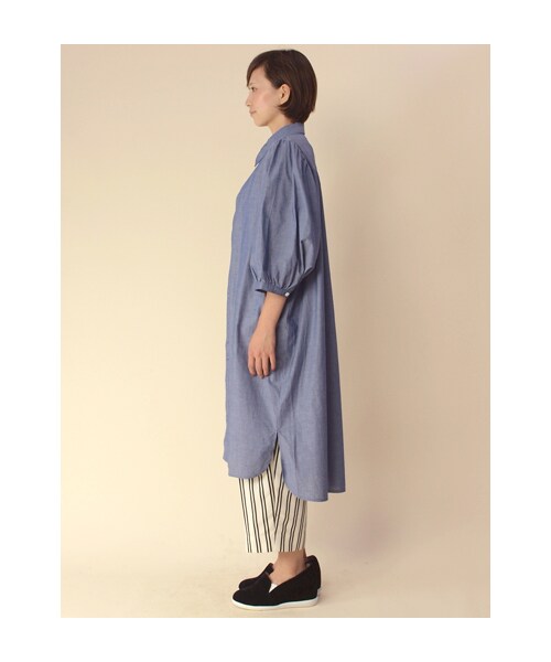w closet（ダブルクローゼット）の「シャンブレーボリューム袖シャツワンピース（ワンピース/ドレス・レディース・サックス/オフホワイト×ブルー/ネイビーブルーベース・FREE）」の5枚目の写真