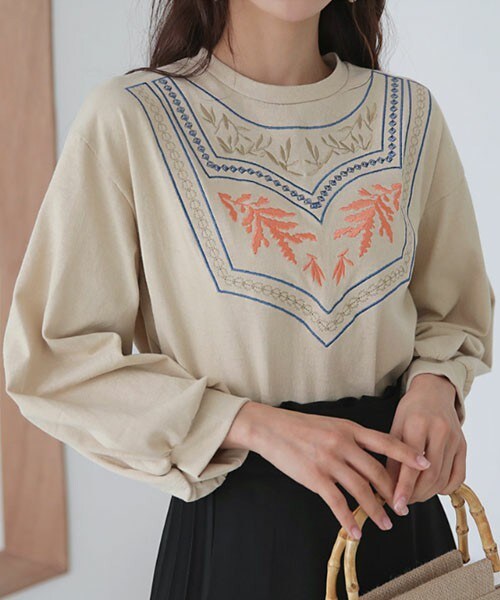 DHOLIC（ディーホリック）の「刺繍Tシャツ（Tシャツ/カットソー・レディース・ホワイト/ベージュ/グレー・FREE）」の3枚目の写真