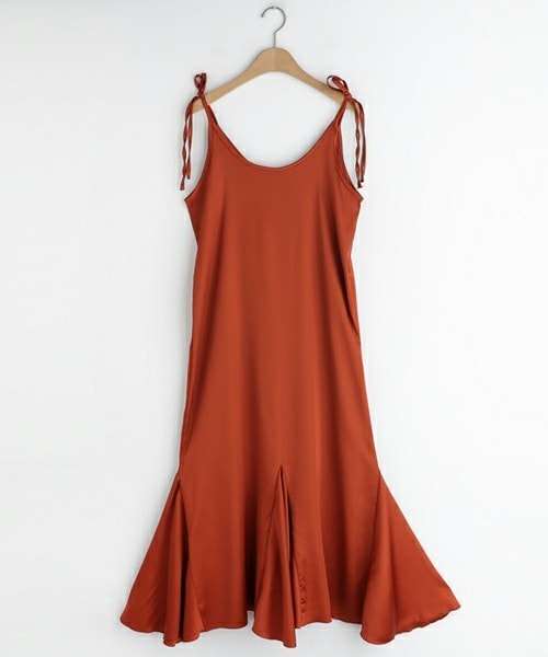 DHOLIC（ディーホリック）の「ショルダータイフレアワンピース（ワンピース・レディース・ベージュ/ブラック/レッド・FREE）」の3枚目の写真