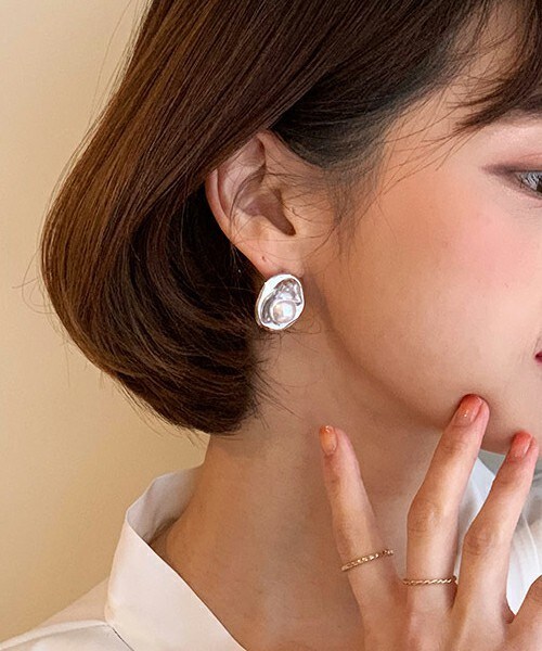 DHOLIC(ディーホリック)の「パールサークルピアス(ピアス(両耳用)・レディース・ゴールド/シルバー・FREE)」の2枚目の写真