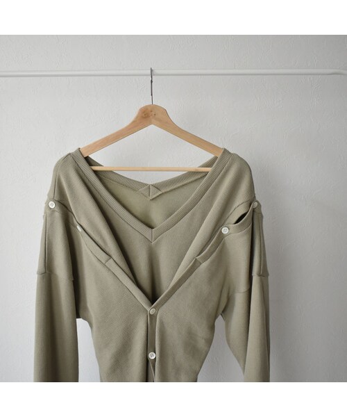 Lavish Gate（ラヴィッシュゲート）の「tops-04031　日本製　Ｖネックボタンデザイン　コットンリブプルオーバー　グレージュ　ピスタチオ　キャメル（Tシャツ/カットソー・レディース・その他）」の14枚目の写真