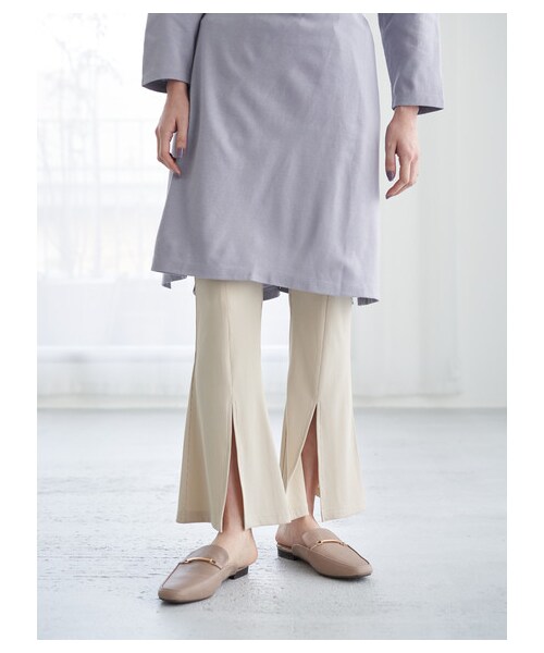 Green　Parks（グリーンパークス）の「・furry rate フロントスリットパンツ（パンツ・アイボリー/ブラック/グレーベージュ/カーキ・F）」の4枚目の写真