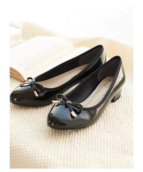 earth music&ecology(アースミュージックアンドエコロジー)の「ORiental TRaffic バレーパンプス(シューズ・ブラック/レッド/ゴールド・35/36/37/38/39)」の1枚目の写真