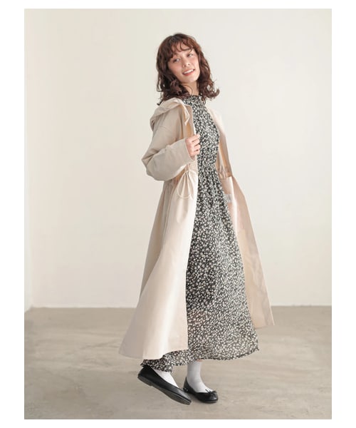 E hyphen world gallery（イーハイフンワールドギャラリー）の「花柄ハイネックワンピース（ワンピース/ドレス・オフホワイト/ブラック/ネイビー・F）」の7枚目の写真