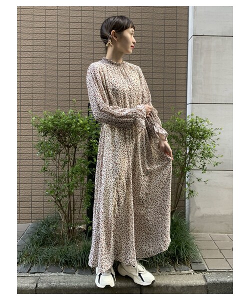 E hyphen world gallery（イーハイフンワールドギャラリー）の「花柄ハイネックワンピース（ワンピース/ドレス・オフホワイト/ブラック/ネイビー・F）」の17枚目の写真