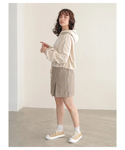 E hyphen world gallery(イーハイフンワールドギャラリー)の「バルーンスリーブギャザーパーカー(トップス・オフホワイト/杢グレー/ベージュ/ピーチ・F)」の4枚目の写真