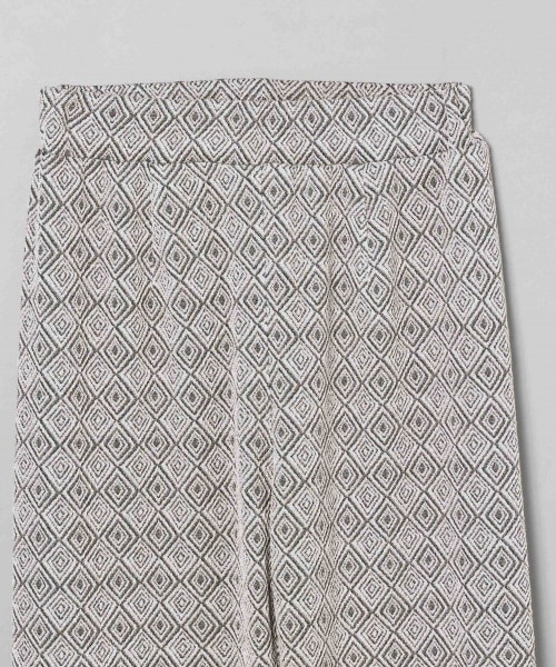 JEANASIS(ジーナシス)の「ロンバスラメジャガードパンツ(パンツ・アイボリー()/グリーン系()/ブルー系())」の5枚目の写真