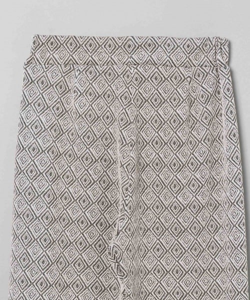 JEANASIS(ジーナシス)の「ロンバスラメジャガードパンツ(パンツ・アイボリー()/グリーン系()/ブルー系())」の8枚目の写真