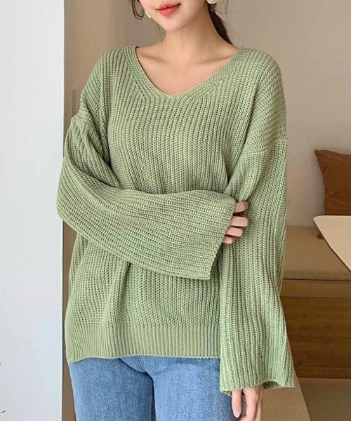 DHOLIC(ディーホリック)の「ルーズフィットVネックニット(ニット/セーター・レディース・ブルー/グリーン/ベージュ/ブラウン・FREE)」の4枚目の写真