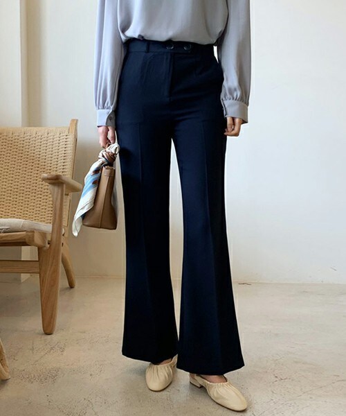 DHOLIC(ディーホリック)の「ツーボタンブーツカットスラックス(スラックス・レディース・ベージュ/ブルー/ブラック・S/M/L)」の3枚目の写真