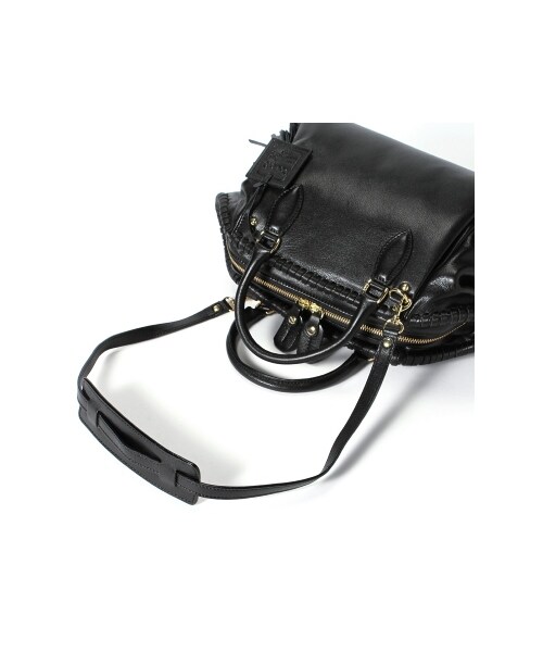 PotioR（ポティオール）の「PotioR LOOP PIPING MIDDLE BOSTON（ボストンバッグ・レディース・ブラック/キャメル・フリー）」の5枚目の写真